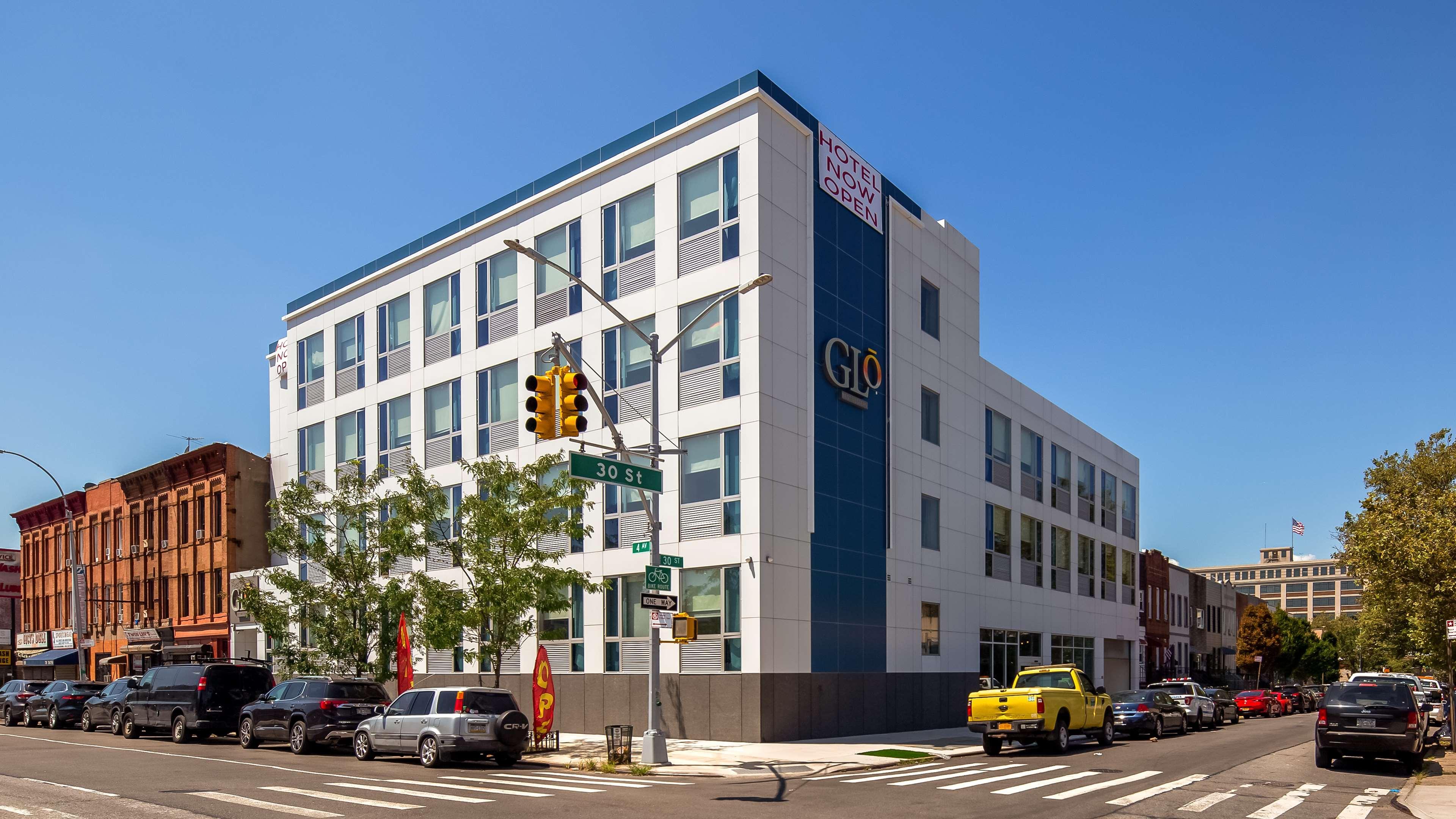 Glo Best Western Brooklyn Nyc Hotel New York Exterior photo