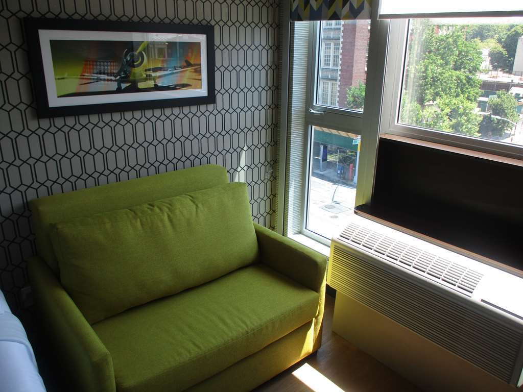 Glo Best Western Brooklyn Nyc New York Room photo
